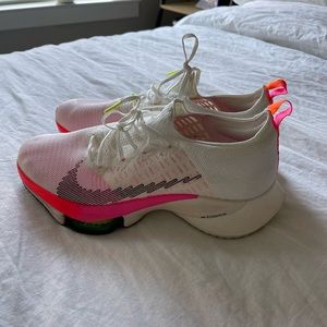 Nike Zoom Tempo Next%